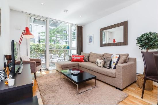 A lovely 2 bedroom apartment to rent in Times Square, Aldgate E1