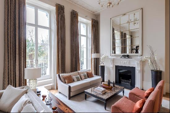 Stunning three bedroom apartment available to rent in The Lancasters, W2.