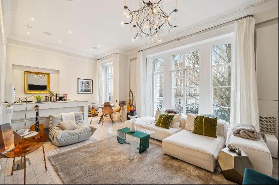 A 2 bedroom apartment with 2 balconies on Onslow Square, SW7