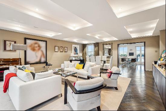 An exquisite three bedroom penthouse apartment located on one of London's most prestigious