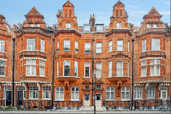 One bedroom flat for sale near Sloane Square, SW3