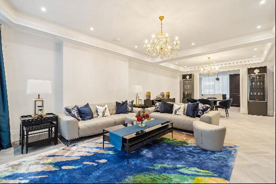 An immaculately appointed three bedroom flat for sale, SW1