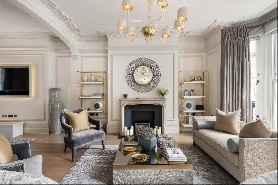 This five-story townhouse on Montpelier Square spans over 5,400 square feet, seamlessly bl