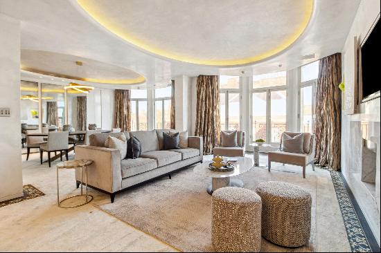 A 3 bedroom apartment to rent on Cadogan Square, SW1