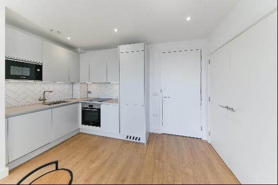 Studio apartment to rent in Peppercorn Court E14