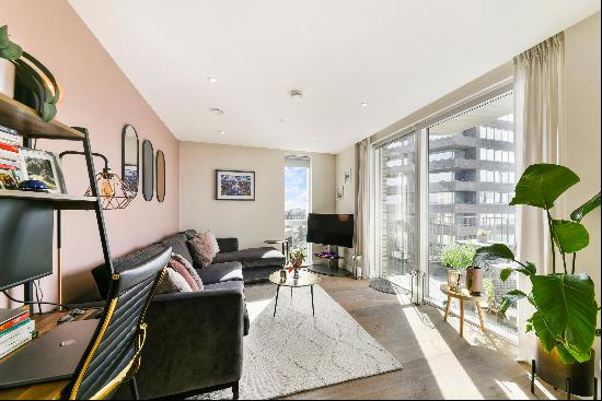 Contemporary 2 bedroom apartment with City Views in Islington, N1