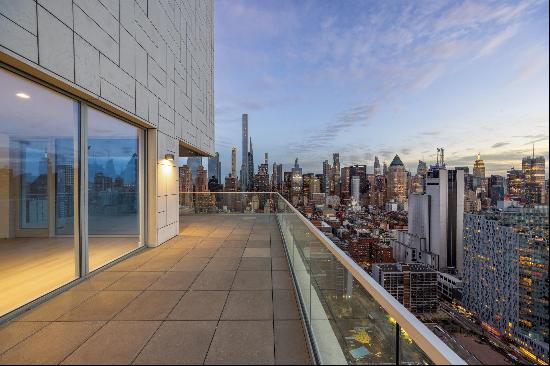 One of New York most Amazing Penthouses. This overwhelming 5,100 sq. ft. duplex 