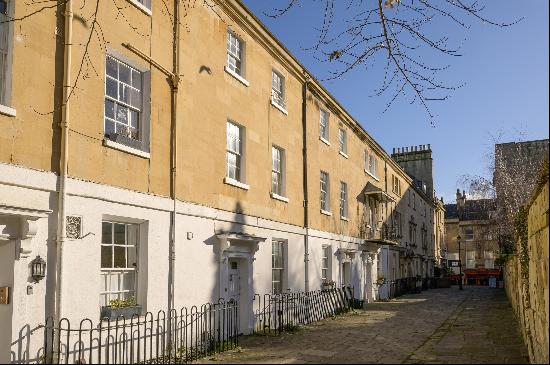 A three bedroom, Grade II listed Georgian townhouse in Bath’s city centre.