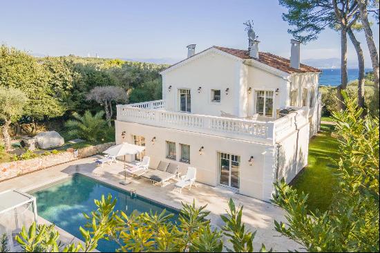 Beautiful villa close to the beaches in Cap d'Antibes.