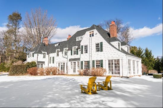 SYOSSET. Take a look at a beautifully modernized piece of history within this Colonial Rev