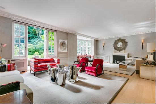 This immaculate 7 bedroom house to rent in Hampstead, NW3.