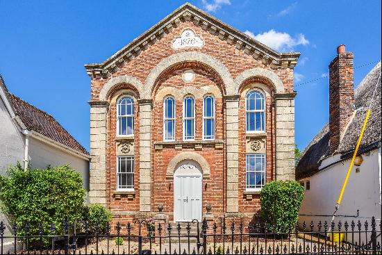 An exciting opportunity to acquire a beautifully renovated former chapel, located in the h