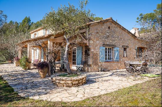 A charming property within about 7 ha of grounds for sale in Lorgues.