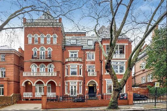 A luxurious apartment with a private patio in the heart of Hampstead.