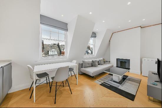 A bright apartment ideally located in the heart of St Johns Wood.