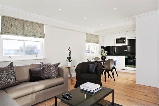 Spacious 2 bedroom flat with lift in South Kensington SW7.