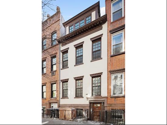 Located in the heart of Greenwich Village, 118 Washington Place is a late Federal-style