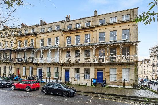 An elegant Grade II* Listed Townhouse in Caledonia Place, Clifton