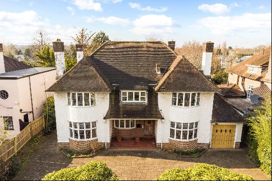 5 Bedroom House for sale on a unique double plot with addresses on both Priory Lane and Ro