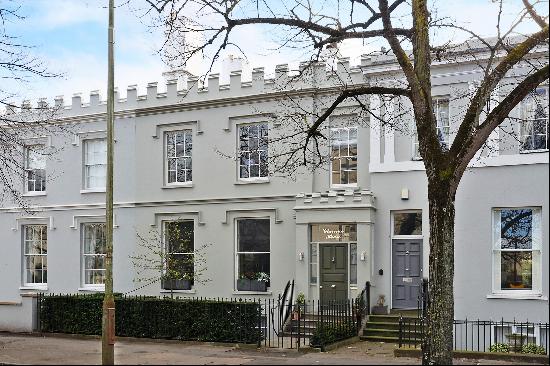 A beautiful Grade II listed town house with generous proportions and period features throu