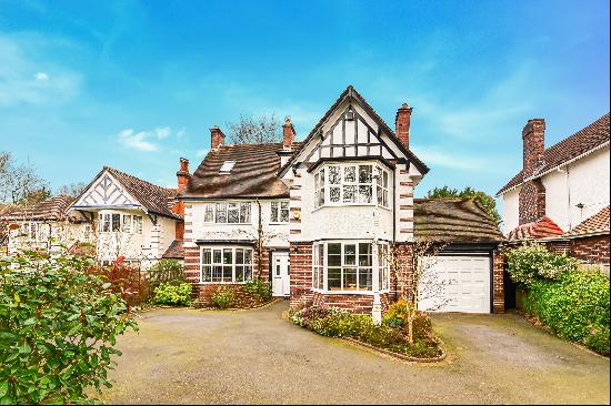 A superb family home situated on a charming road in Moseley offering spacious and flexible