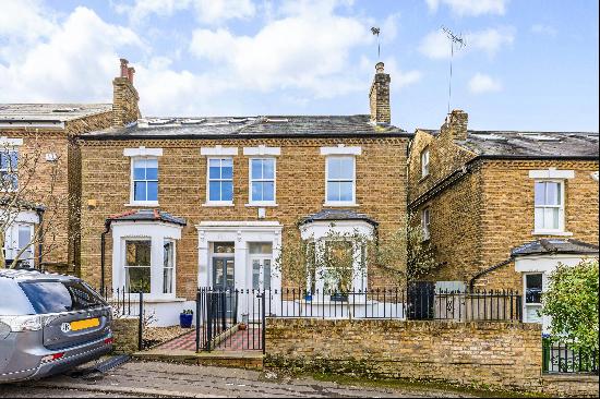 An incredible opportunity to purchase a refurbished family house close to Richmond Park an