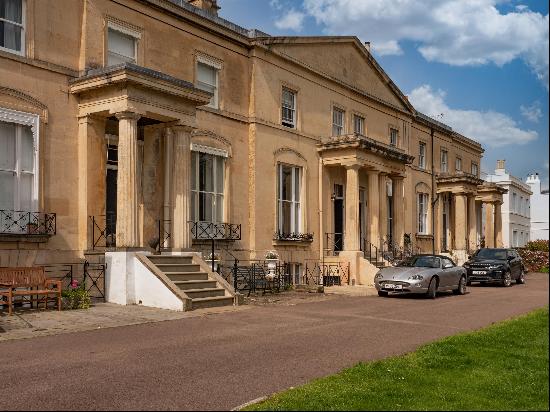 A stunning Grade II listed town house renovated to a high standard with parking.