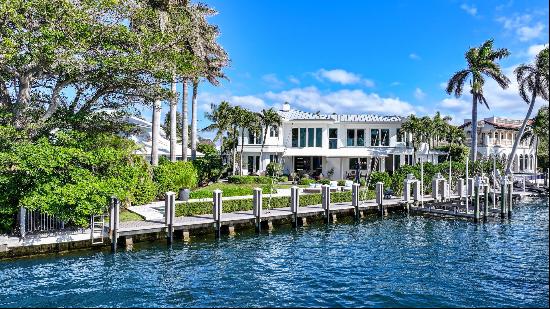 This outstanding 5 Bedroom 3.5 Bath contemporary waterfront sanctuary perfectly blends mod