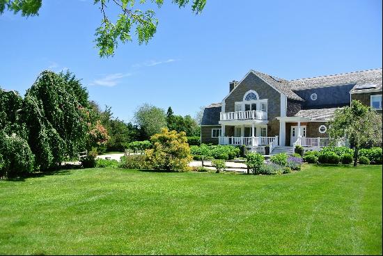 Great space for entertaining in this two-story Traditional home offering six bedrooms (inc