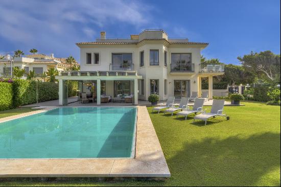 South facing five bedroom villa with direct access to the beach