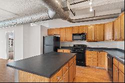 You’ll love this spacious 2 bed 2 bath condo in exciting Downtown West