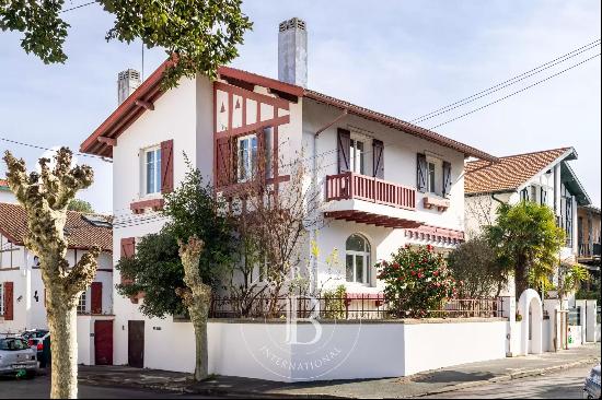 BIARRITZ, BEAUTIFUL HOUSE BUILT IN THE THIRTIES