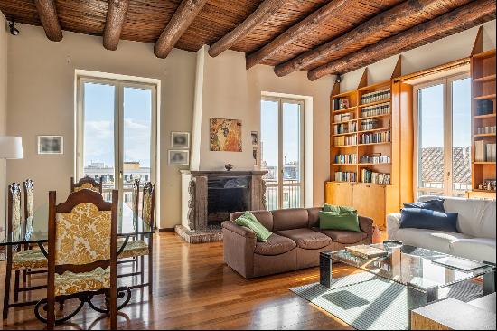 Charming property in Naples ancient center