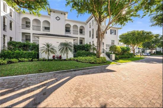 750 Bentwater Cir, #204, Naples, FL, 34108, USA