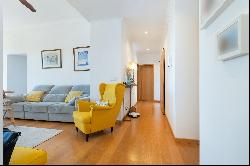 Flat, 3 bedrooms, for Sale