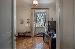 Property with period details and views on the Arco della Pace