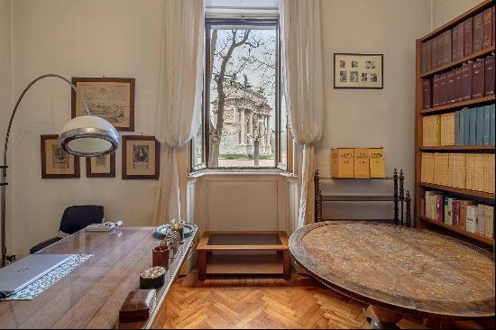 Property with period details and views on the Arco della Pace