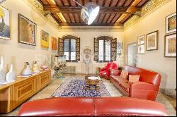 Elegant Apartment with Panoramic Terrace in the Heart of San Gimignano