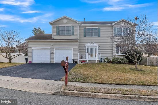 4 Drum Court, Barnegat NJ 08005