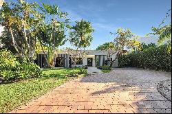 92 W Mashta Dr, Key Biscayne FL 33149