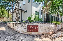 1910 Rue De St Tropez Unit 8, Austin TX 78746