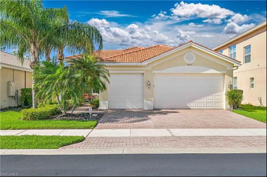 10055 Mimosa Silk Dr, Fort Myers FL 33913