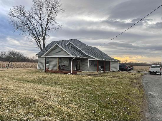 8221 S County Road 300 W, Muncie IN 47302