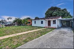 660 E 8th Ln, Hialeah FL 33010