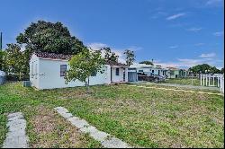 660 E 8th Ln, Hialeah FL 33010