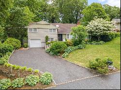 7 Hamilton Lane, Huntington NY 11743