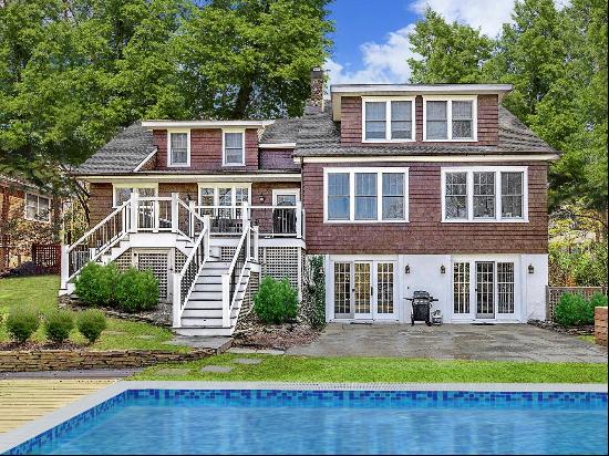 10 Highland Avenue, Oyster Bay NY 11579