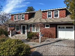 10 Highland Avenue, Oyster Bay NY 11579