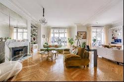 PASSY - Turnky 4 bedrooms apartment 227sqm  Paris 75116