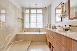 PASSY - TROCADERO -Family apartment 227m² 4 bedrooms for sale Paris 75116